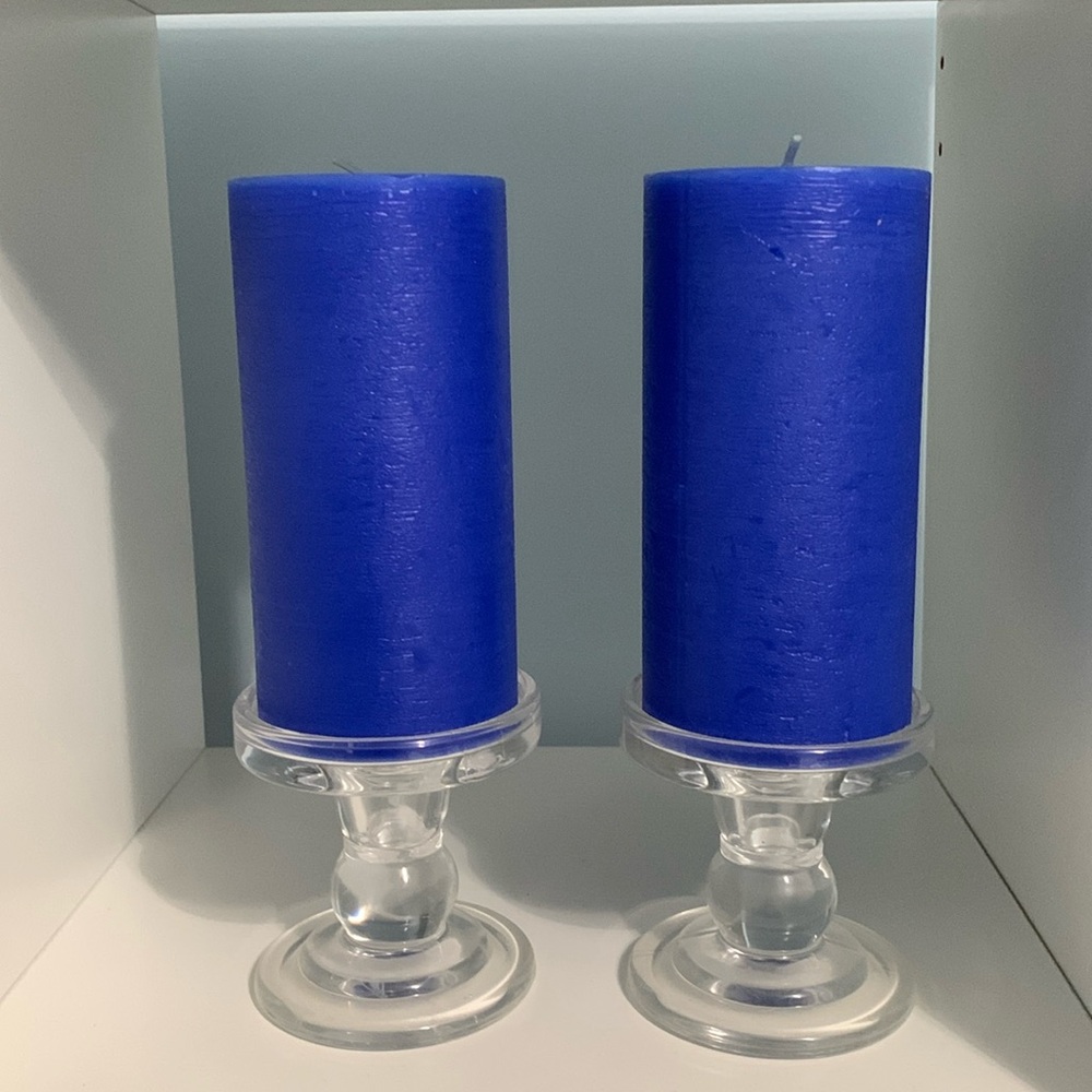Bundle of 2 glass candles holders and 2 pillars candles